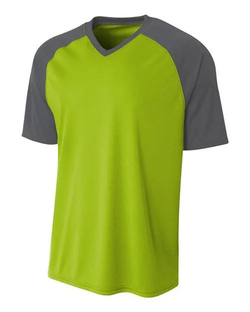 A4 Jersey de softball con cuello en V raglan Strike Performance