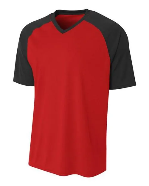 A4 Jersey de softball con cuello en V raglan Strike Performance