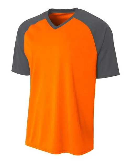 A4 Jersey de softball con cuello en V raglan Strike Performance