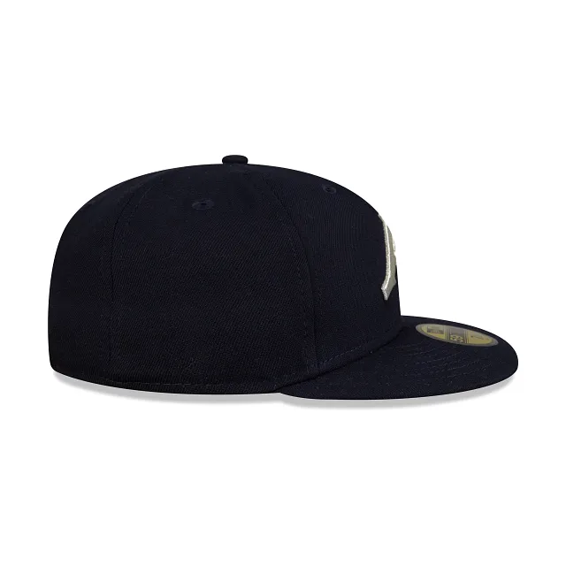 Sure, heres an optimized title for the product:
Acereros de Monclova LMB Game Cap - Closed Navy Silver 59FIFTY