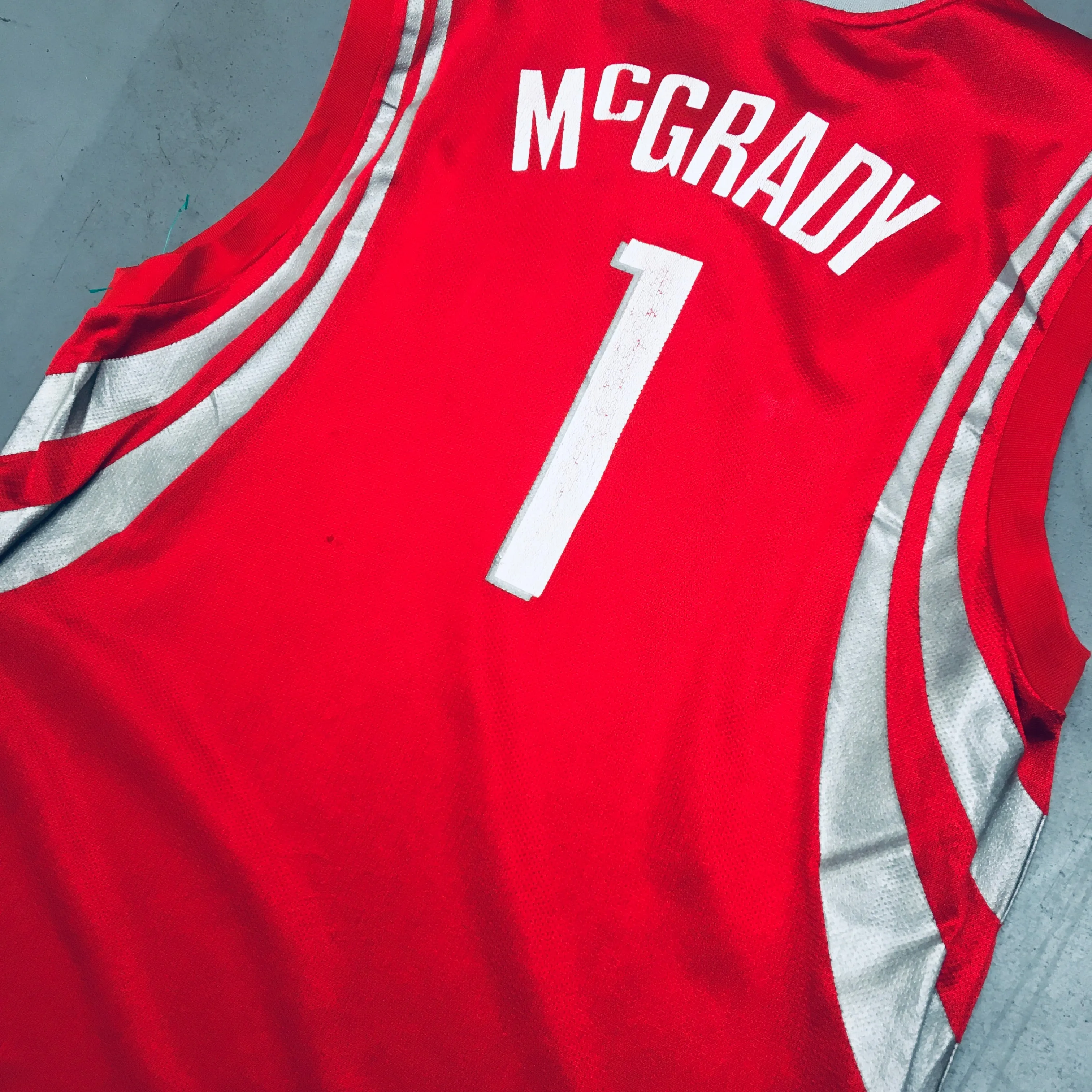 Houston Rockets: Tracy McGrady 2004/05 Red Reebok Jersey (M/L)