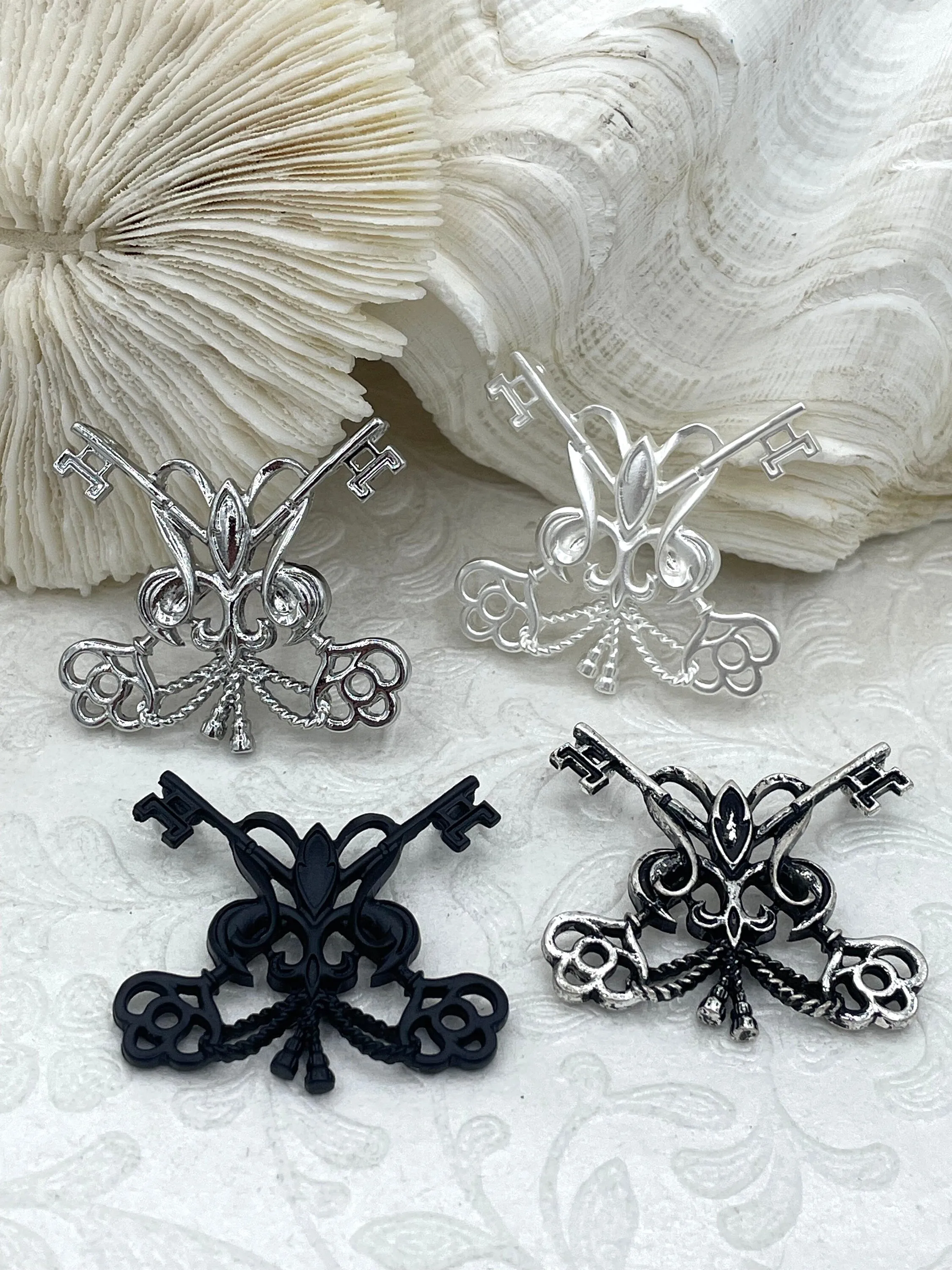 Keys De Fleur Pendants, 31mm x 33mm, High Quality, Plated Zinc Alloy Fleur De Lis Key Charms, 7 Finishes, Fast Ship.